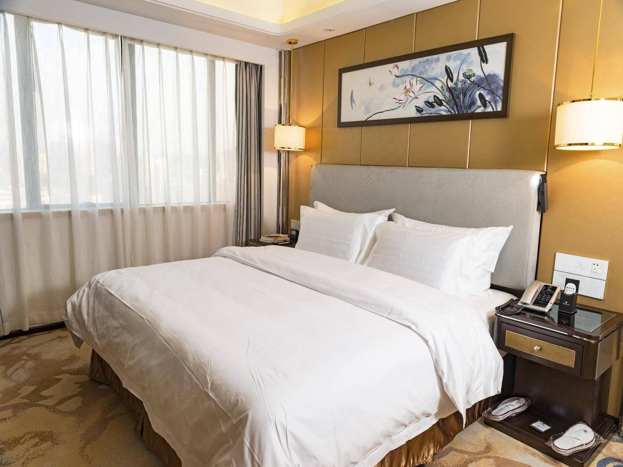 Noble Jasper Hotel Huizhou  Exteriör bild
